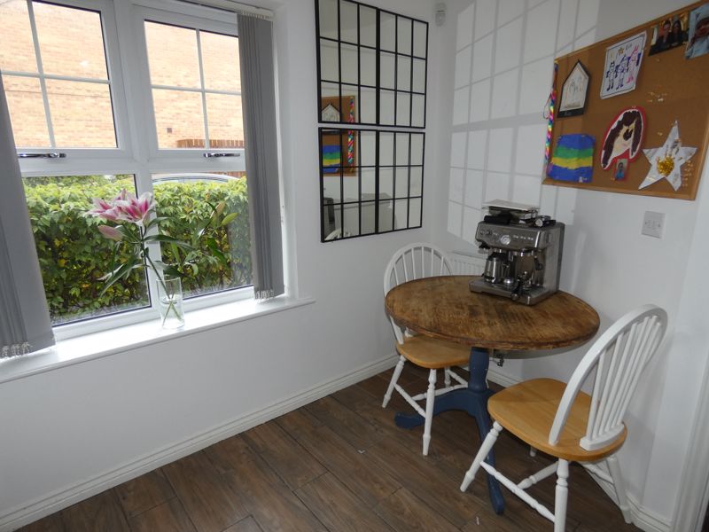 Diner/Kitchen- click for photo gallery